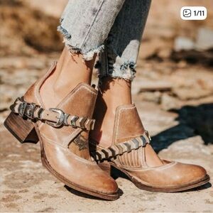 Free bird blade ankle boots